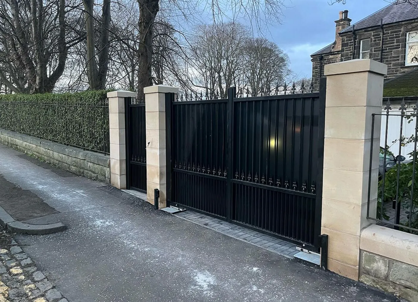 Emergency gate repair completed in Laredo, TX